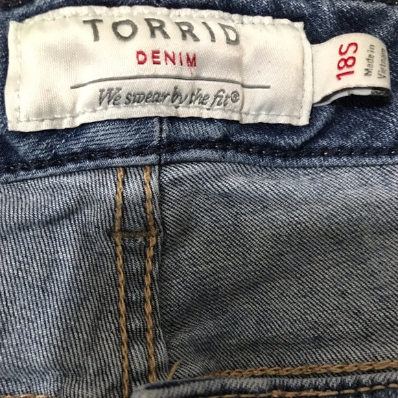 MTorrid relaxed boot cut jeans - Picture 4 of 9